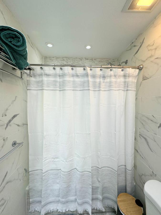 The Waltham Private Room & Bathroom John F Kennedy Jfk Lga Airport Manhattan Penn Station Bullet-Train 15 Min New York Exterior foto